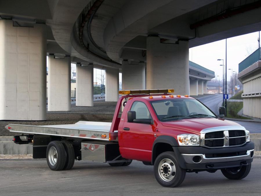  Dodge Ram 5500 Regular Cab Tow Truck 2007 года  (фото 2 из 3)